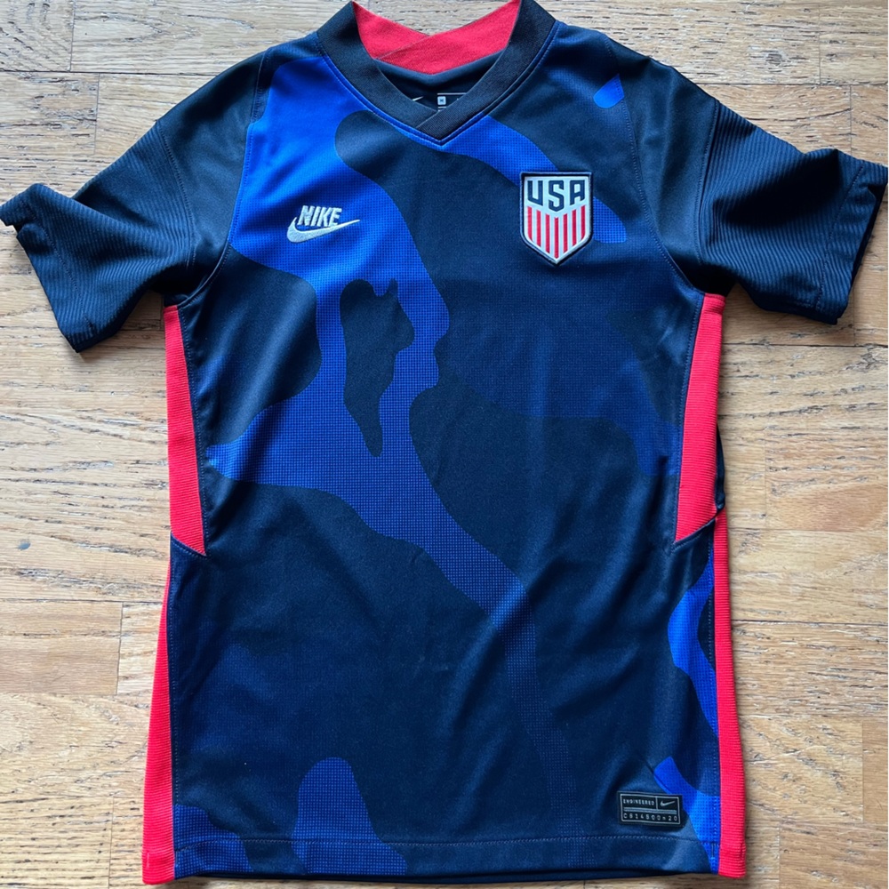 Youth Nike USMNT soccer jersey size Medium